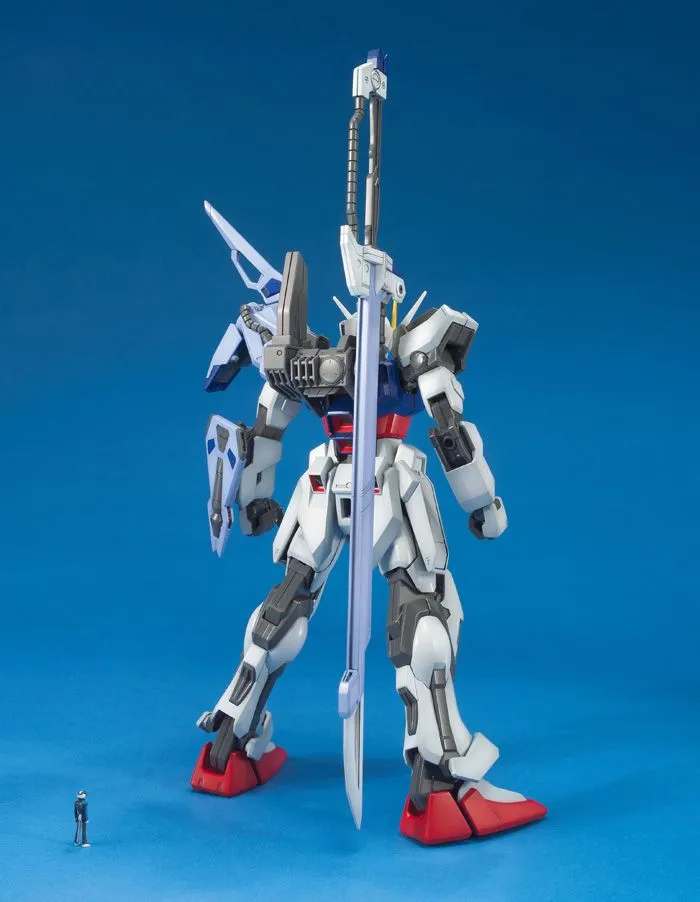 Bandai Launcher/Sword Strike Gundam MG 1/100 Model Kit