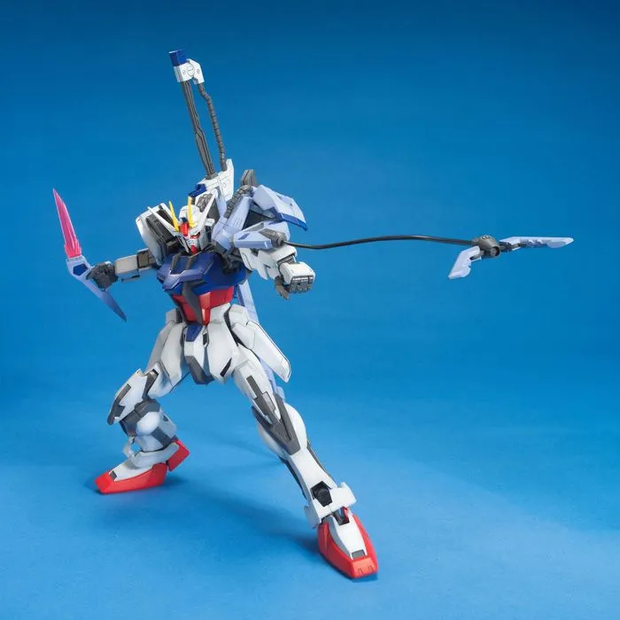 Bandai Launcher/Sword Strike Gundam MG 1/100 Model Kit