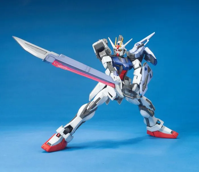 Bandai Launcher/Sword Strike Gundam MG 1/100 Model Kit