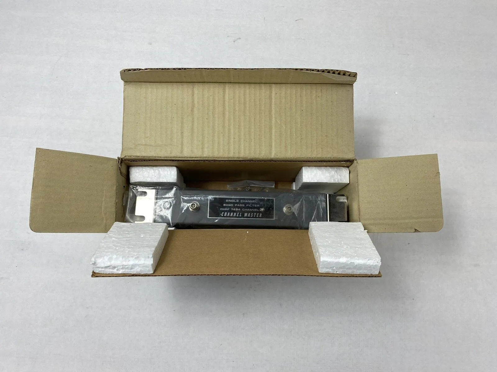 Channel Master MATV Systems Model 7494 Band Pass Filter UHF Band Channel 39