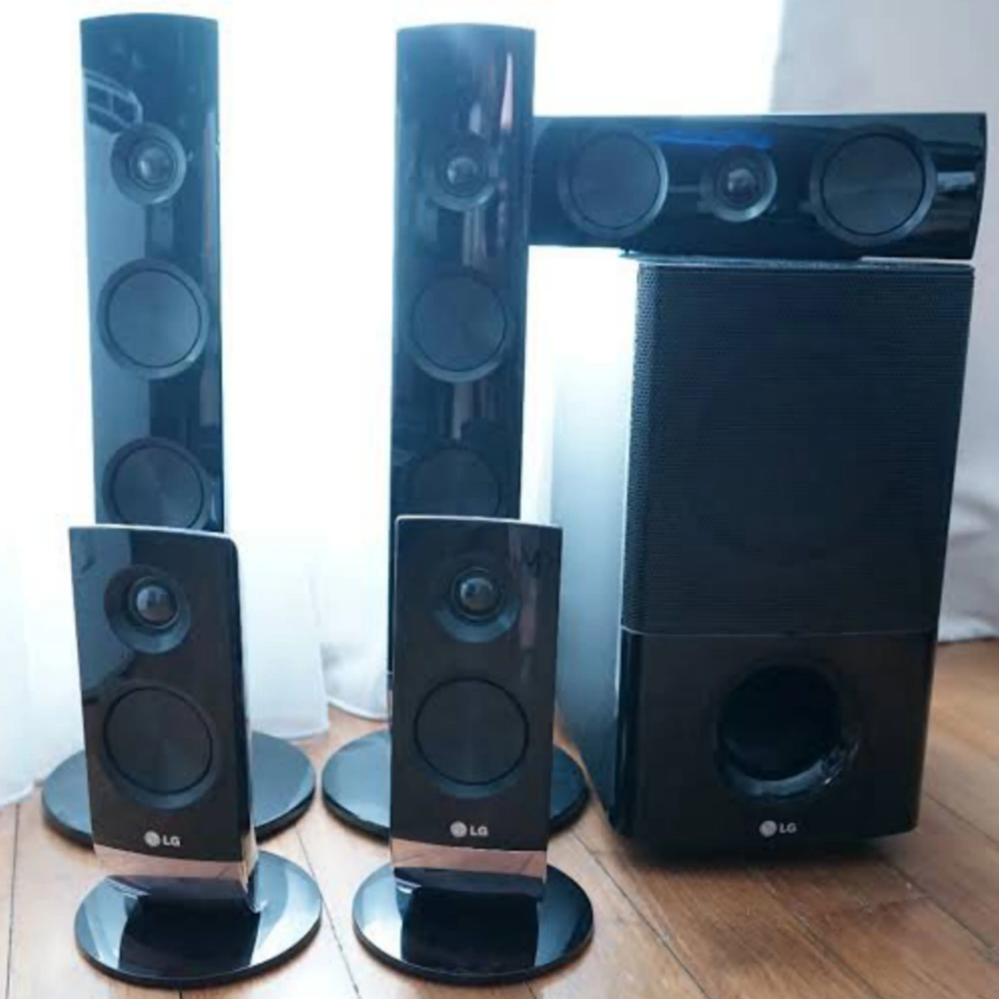 LG HT806PM 5.1Ch 850W DVD Home Cinema System (USB, FM, Aux, Optical, HDMI Out) - Foreign Used