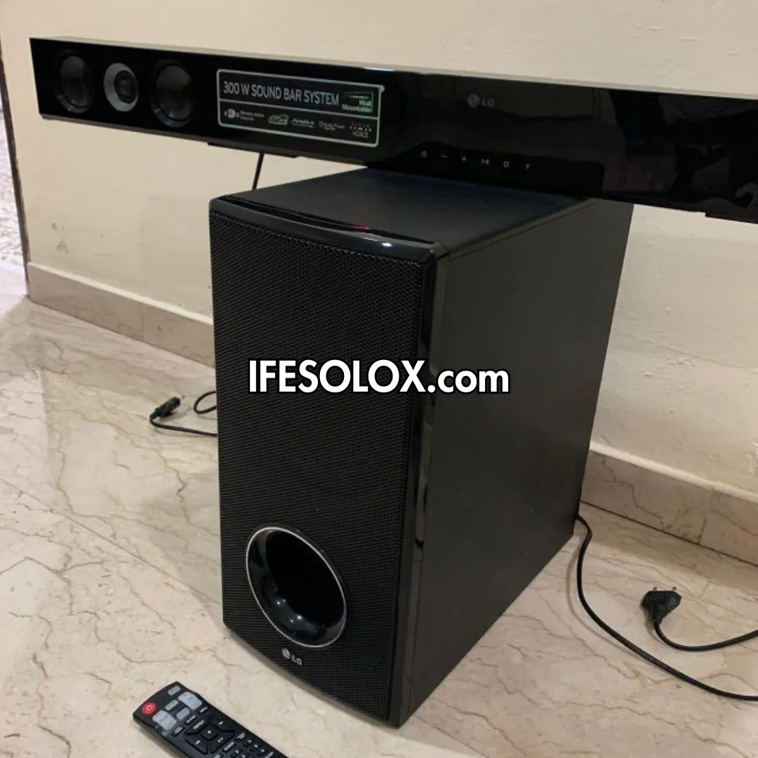 LG NB3520A 2.1Ch 300W High Resolution Bluetooth Sound Bar with Wireless Subwoofer - Foreign Used