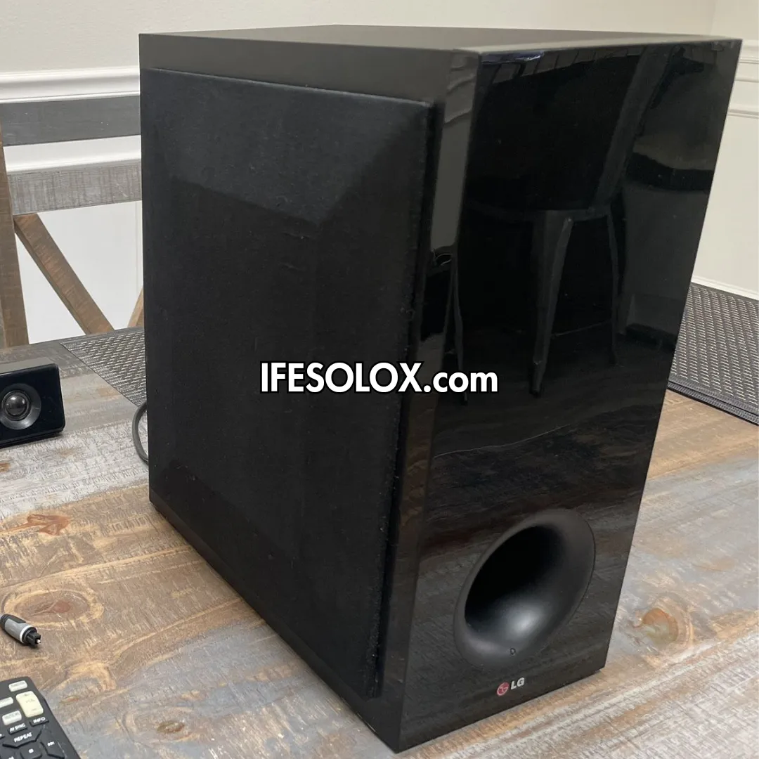 LG NB3530A 2.1Ch 300W High Resolution Bluetooth Sound Bar with Wireless Subwoofer - Foreign Used