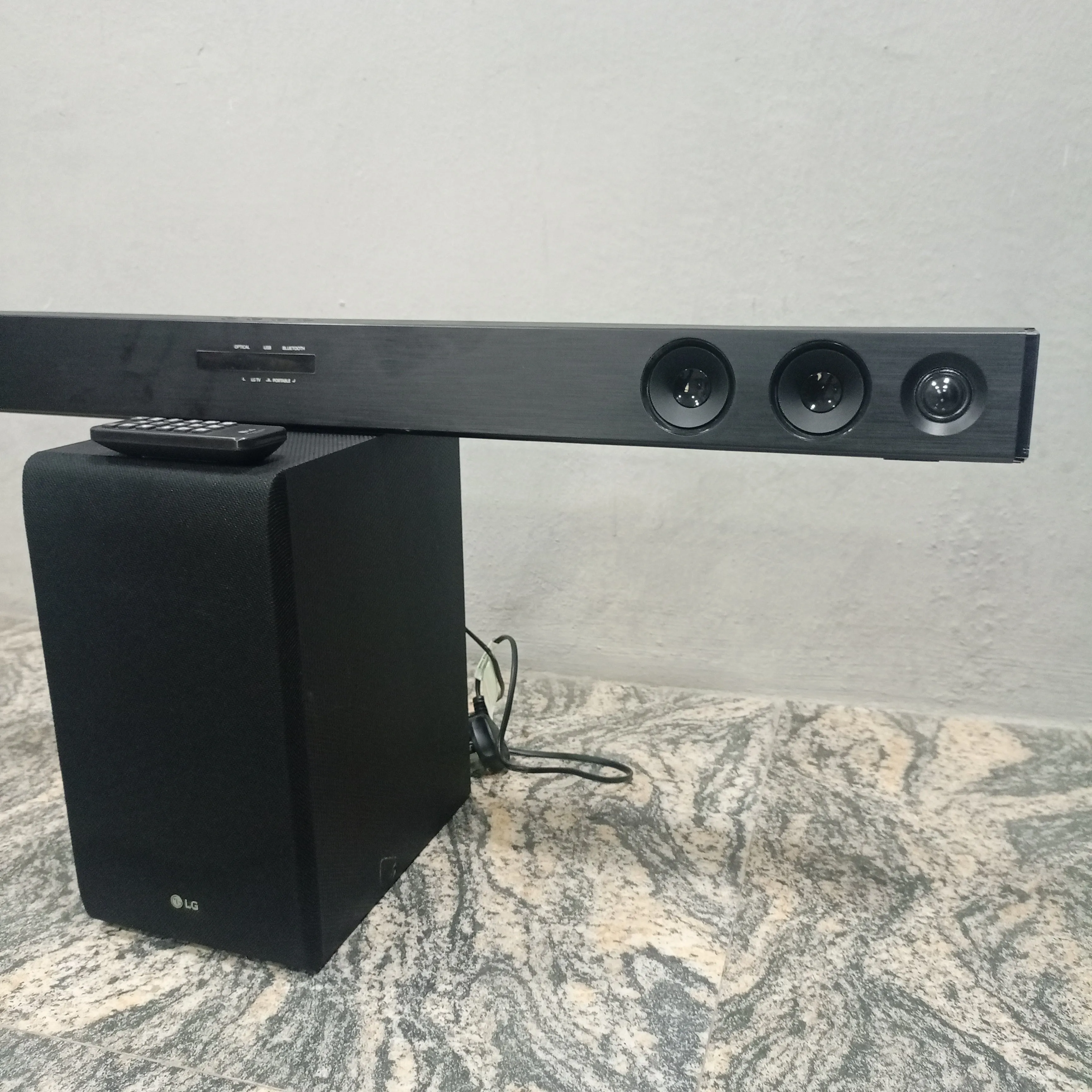 LG SJ3 2.1Ch 300W Bluetooth Sound Bar with Wireless Subwoofer - Foreign Used