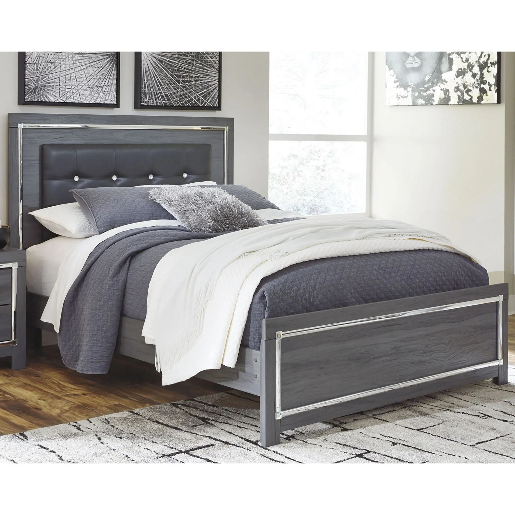 Lodanna Platform Bed