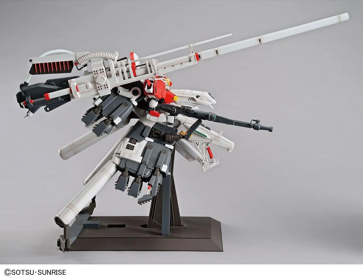 Plan303E Deep Striker Gundam Sentinel MG 1/100 Model Kit