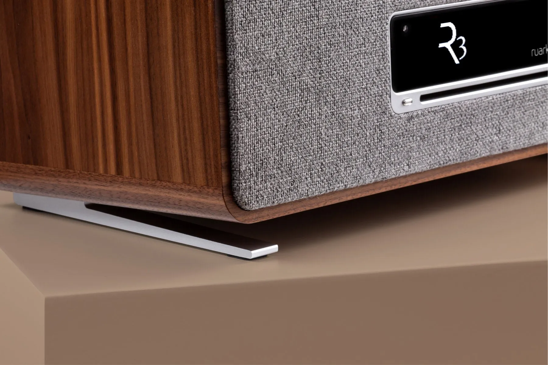 Ruark R3s Music System In Walnut Veneer NEW